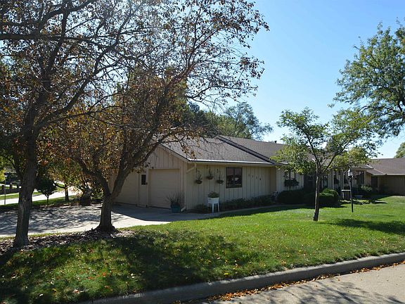 2nd image of 3718 S Briar Path