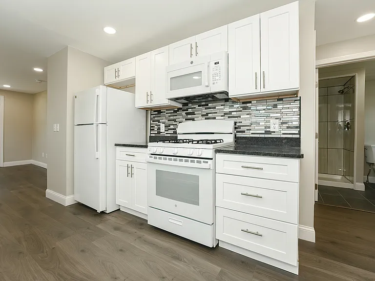 71 Saint Elizabeth St #1A — Photo 5