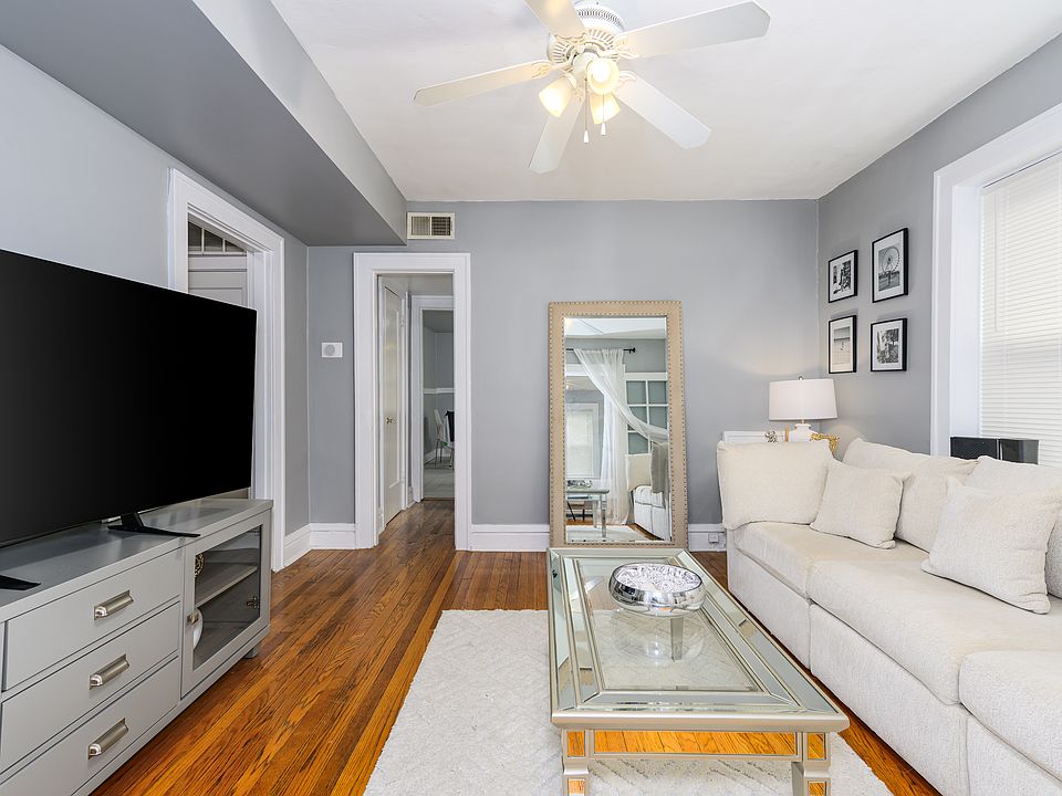 1st image of 1402 Woodland Dr #2S