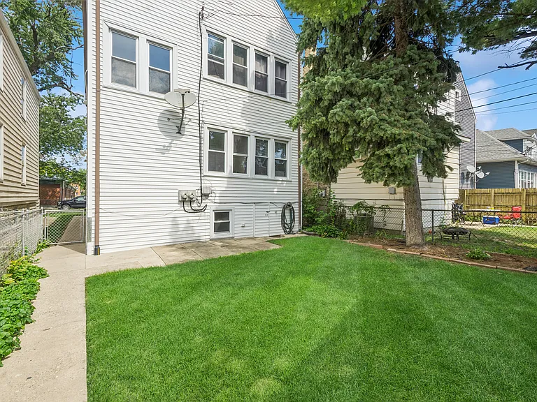 4237 W School St #1 — Photo 15