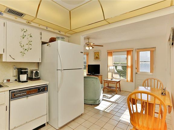 5th image of 2361 Jamaican St APT 3