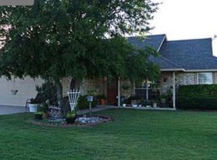 1033 Mesa St, Cleburne, TX 76033