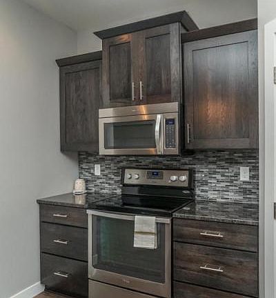 5th image of 156 33rd Ave E