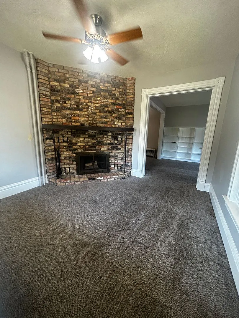 4729 McCulloch St — Photo 3