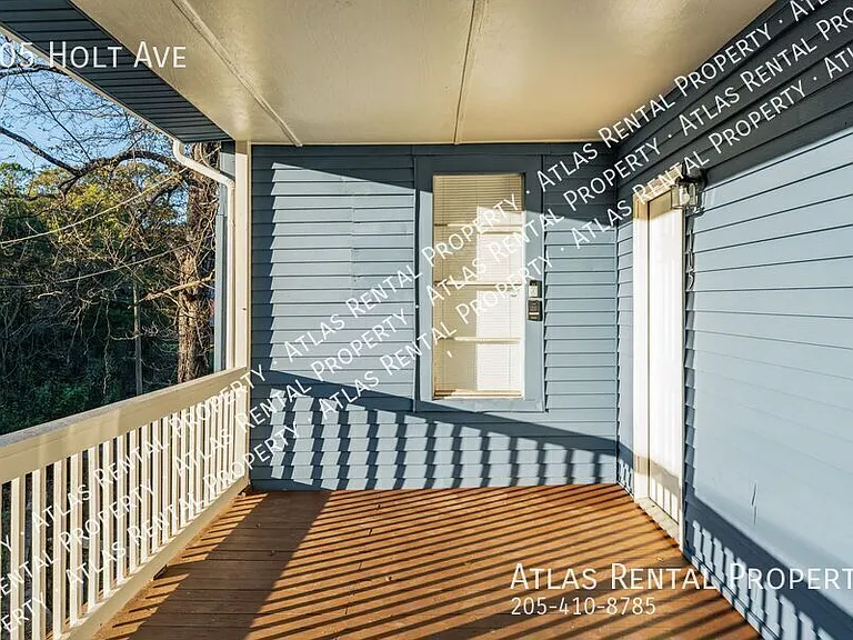 105 Holt Ave — Photo 4