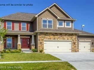 370 NE Fox Run Trl, Waukee, IA 50263