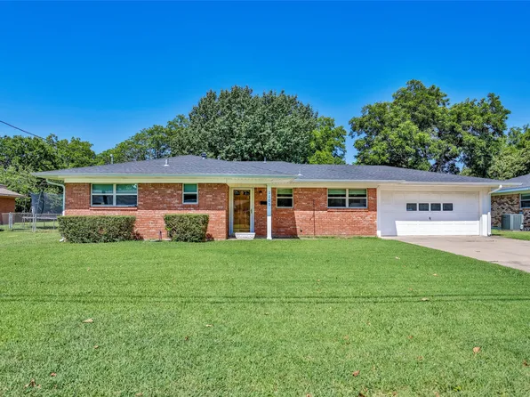 1105 Elmwood St, Gainesville, TX 76240