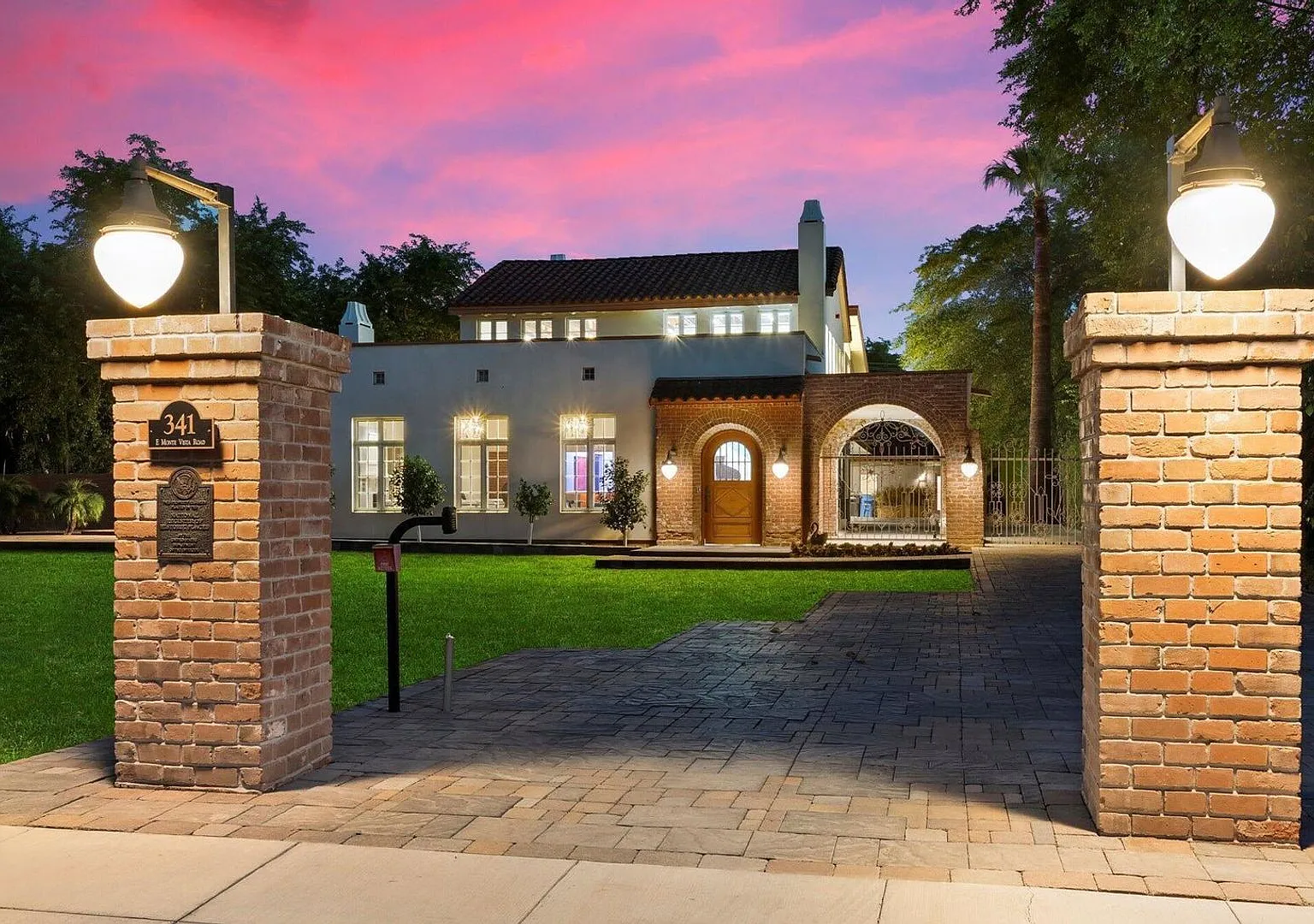 The Estate in Phoenix — Photo 4