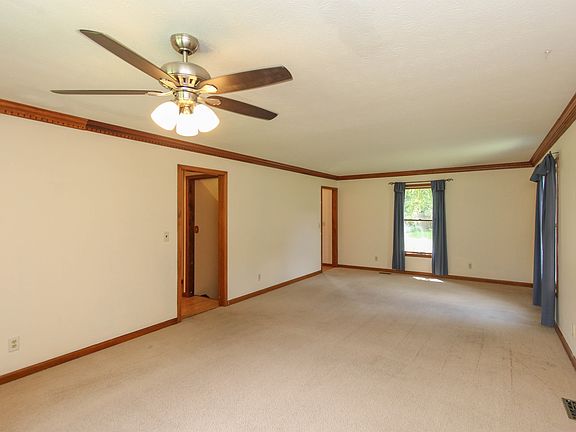 5th image of 928 W 8th St