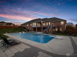 1800 Ash Meadow Ct, Xenia, OH 45385