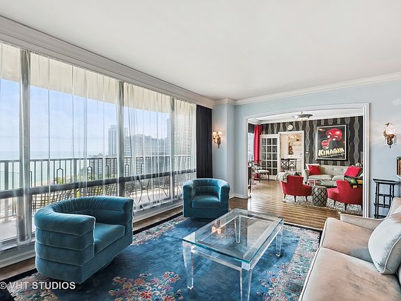 4th image of 1040 N Lake Shore Dr APT 19B