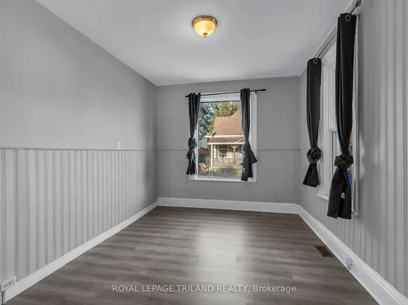 23 Lydia St #A, Saint Thomas, ON N5R 3Z8