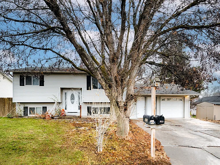 512 Elmwood Dr #1 — Photo 1