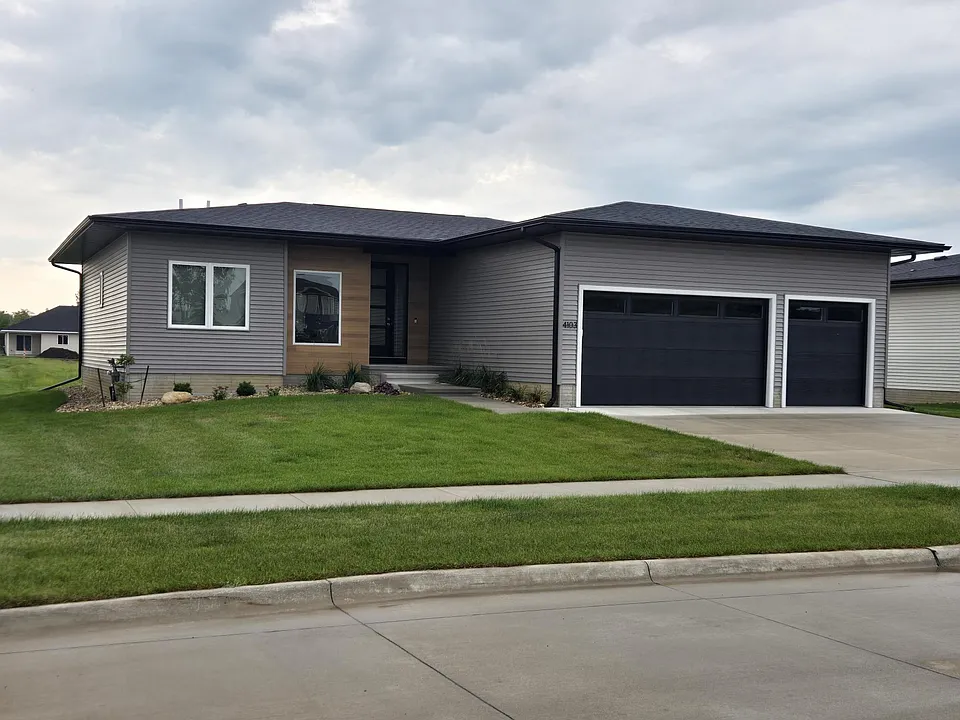 4103 Mark Dr