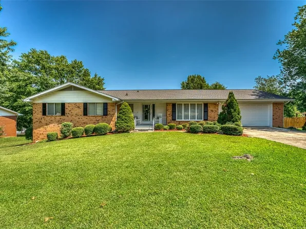 1003 Eugene St, Harrison, AR 72601
