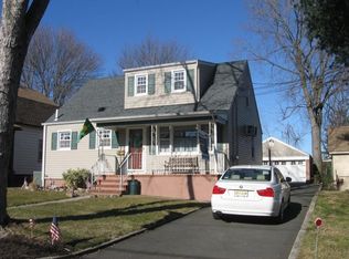 16 Plymouth Rd, Clark, NJ 07066