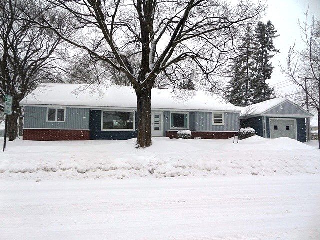 1st image of 114 W Wausau Ave