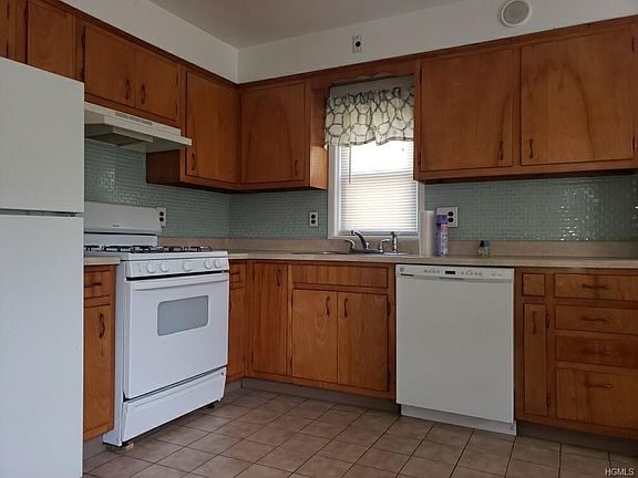 3rd image of 41 Chestnut St #2
