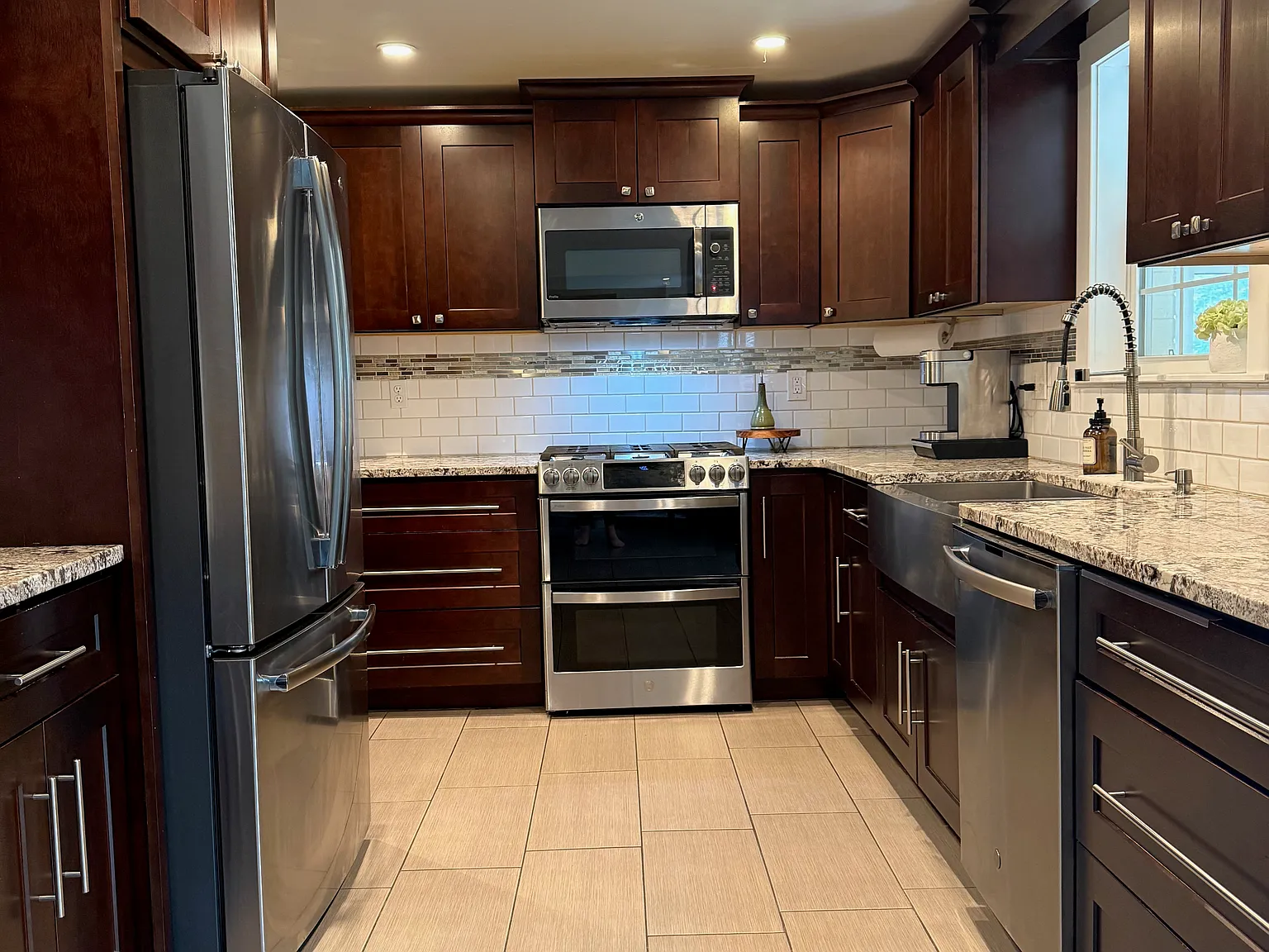 4 bed, 3.5 bath, 2974 sqft, $4,400 — Photo 4