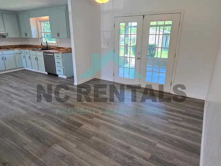 165 Hawkins Loop — Photo 3