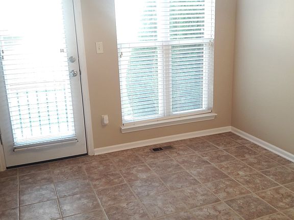 kitchen dining area. 
