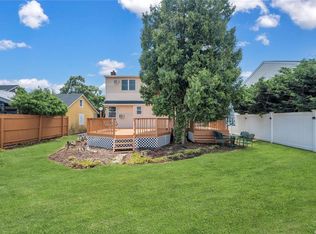 31 Dante Ave, Hicksville, NY 11801