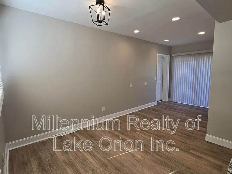 614 E Tennyson Ave — Photo 27