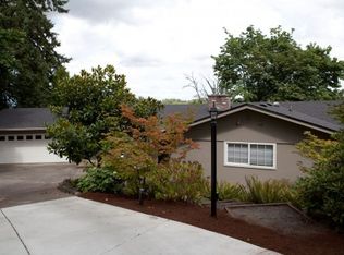 2115 Stone Crest Dr, Eugene, OR 97401