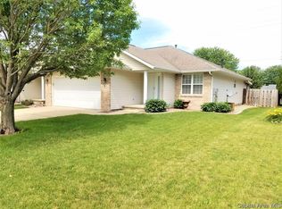 3214 Red Oak Ln, Springfield, IL 62712