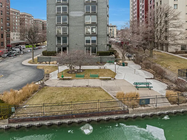 8200 E Jefferson Ave #506 — Photo 9