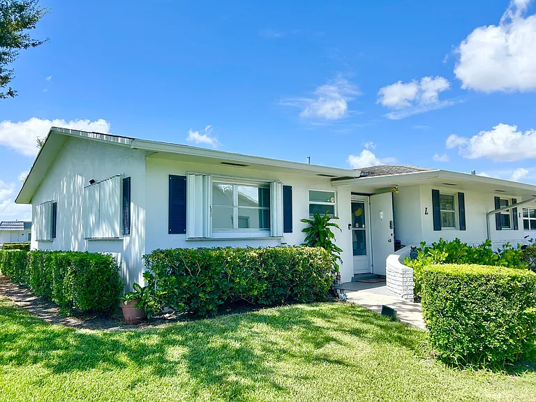 2766 Emory Dr E #L — Photo 2