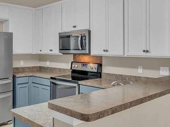 4th image of 105 Angelina Dr