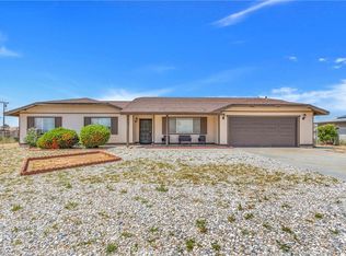 11180 Mohawk Rd, Apple Valley, CA 92308