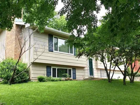 829 Allison Ave, Manhattan, KS 66502