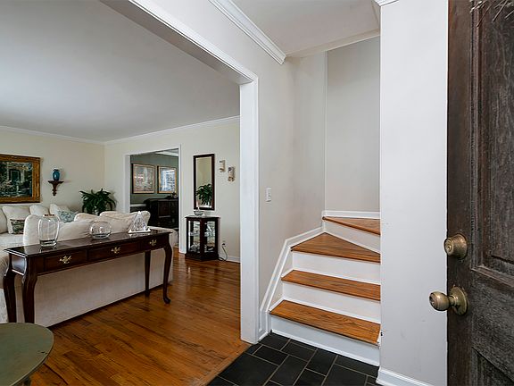 5th image of 3738 Fox Hills Dr SE