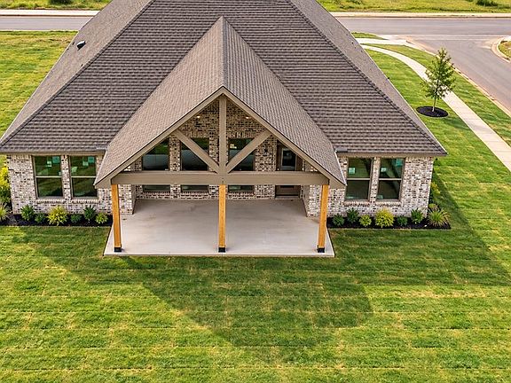 3rd image of 709 Manzano Dr