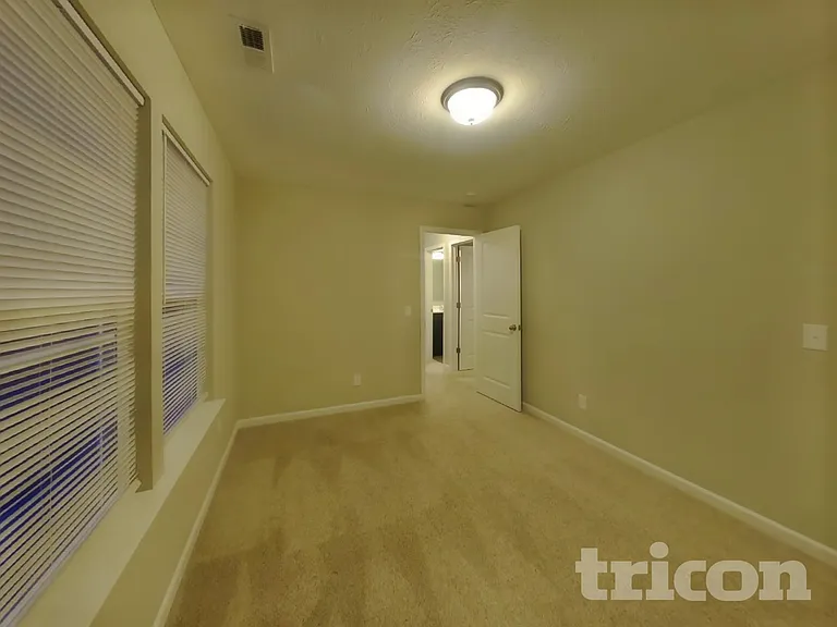 301 Thomas Point Dr — Photo 10