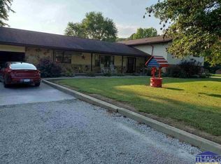 3744 N Country Wood Rd, Terre Haute, IN 47805