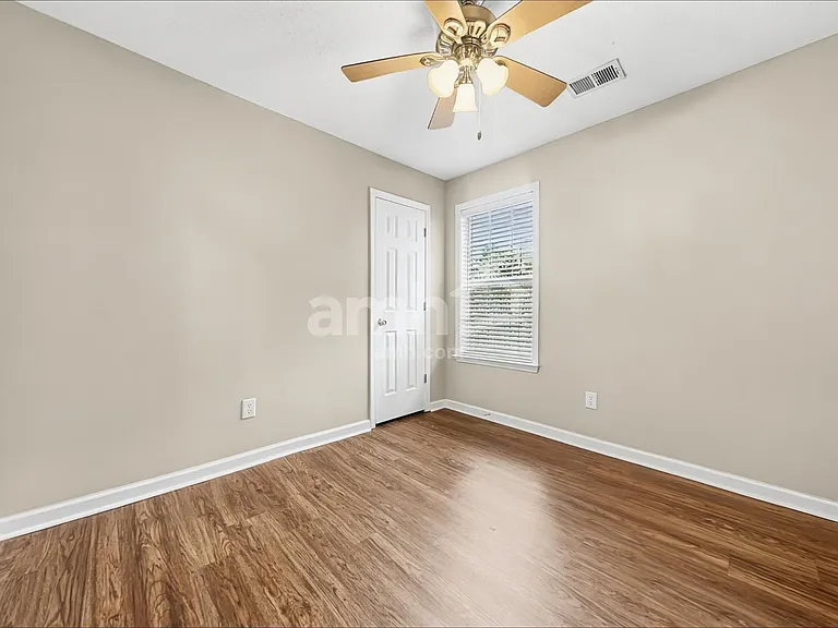 7072 Parkbrook Ln — Photo 14