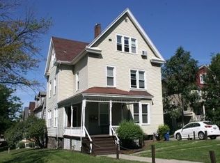 822 Oakland Ave, Ann Arbor, MI 48104