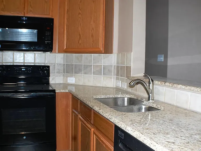 3713 Hermalinda Dr — Photo 5