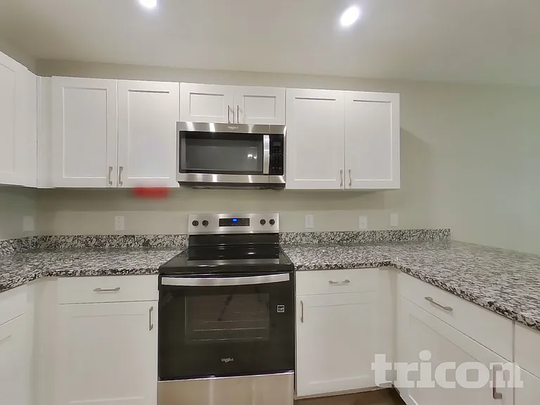 10050 Cerritos Dr — Photo 4