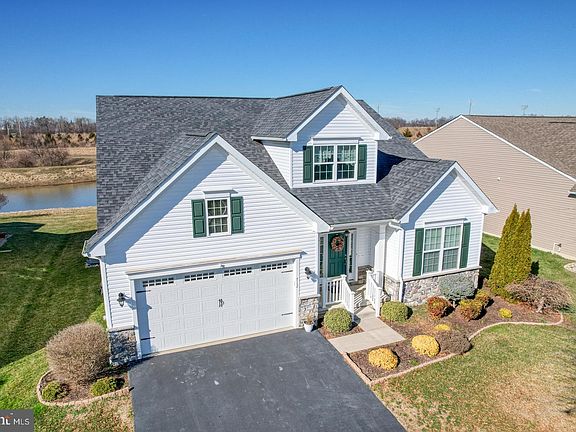 2nd image of 712 Pergola Ln