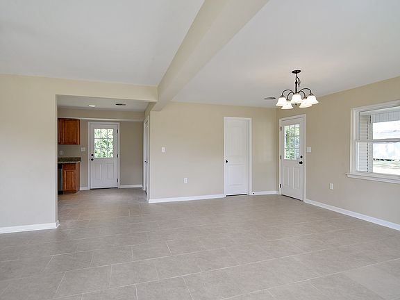 5th image of 1120 E Camellia Dr