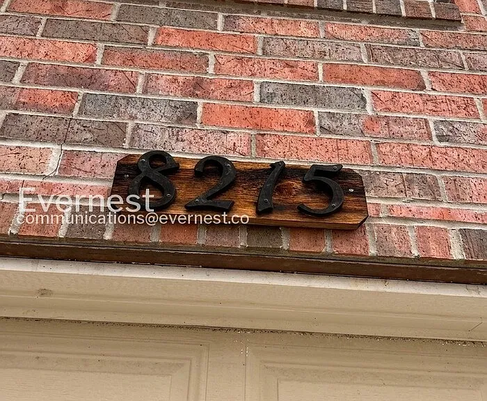 8215 Silver Glen Dr — Photo 2