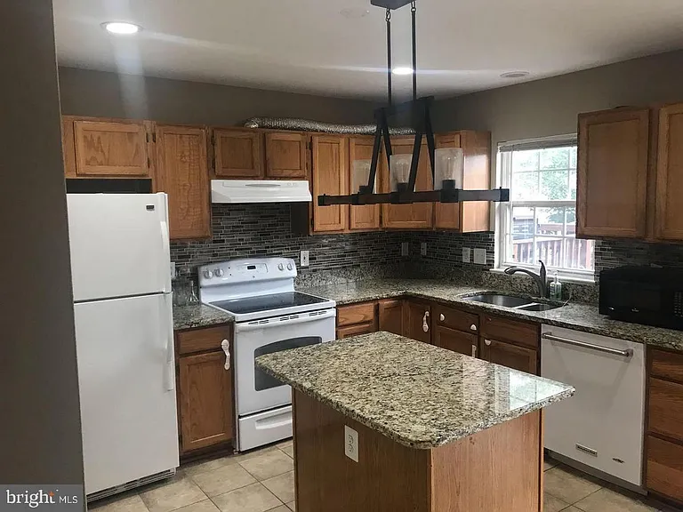 42886 Nashua St — Photo 6