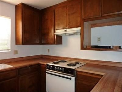 5th image of 80 Portola Way #122