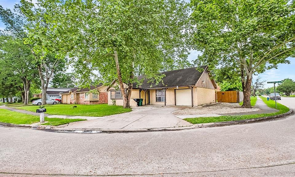 1st image of 6106 Great Oaks Dr