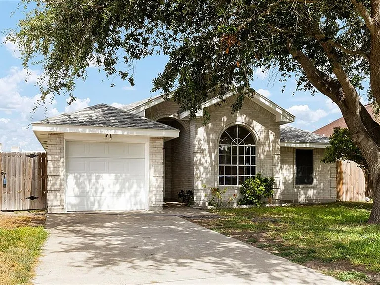 3247 Campanario Cir — Photo 2