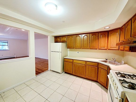 5th image of 577 Prospect Ave APT 1A